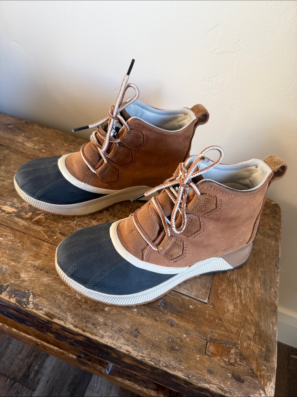 Sorel Brown and Black Duck Boot Sneakers size 6